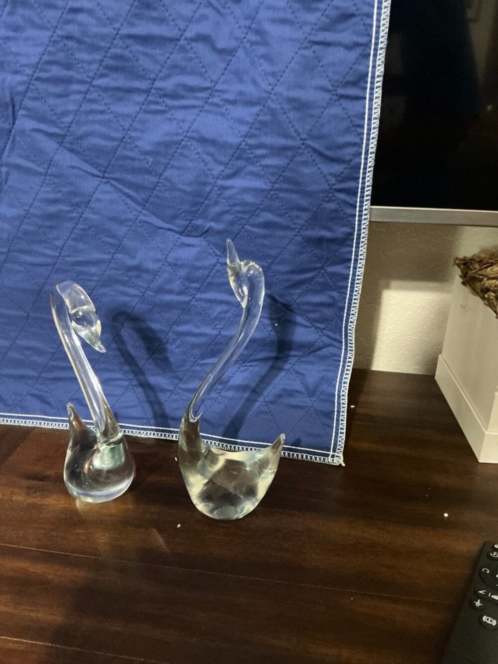 Elegant Crystal Swan Home Decor - Picture 2 of 3